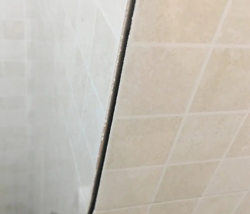 尉氏瓷砖空鼓维修公司分享阳台瓷砖脱落的修复过程可以分为以下几个步骤